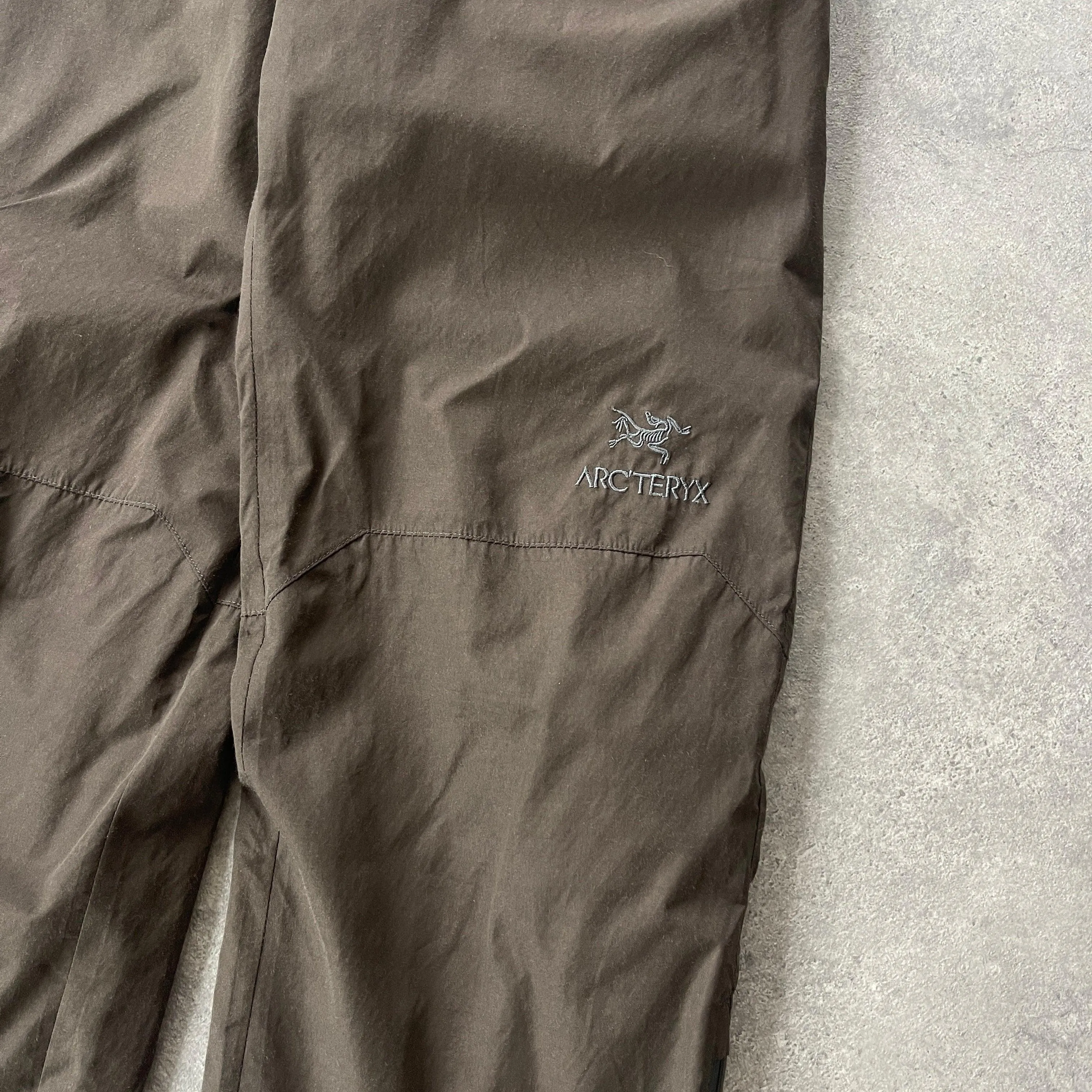 Arc’teryx RARE 2000s goretex technical trousers (S)