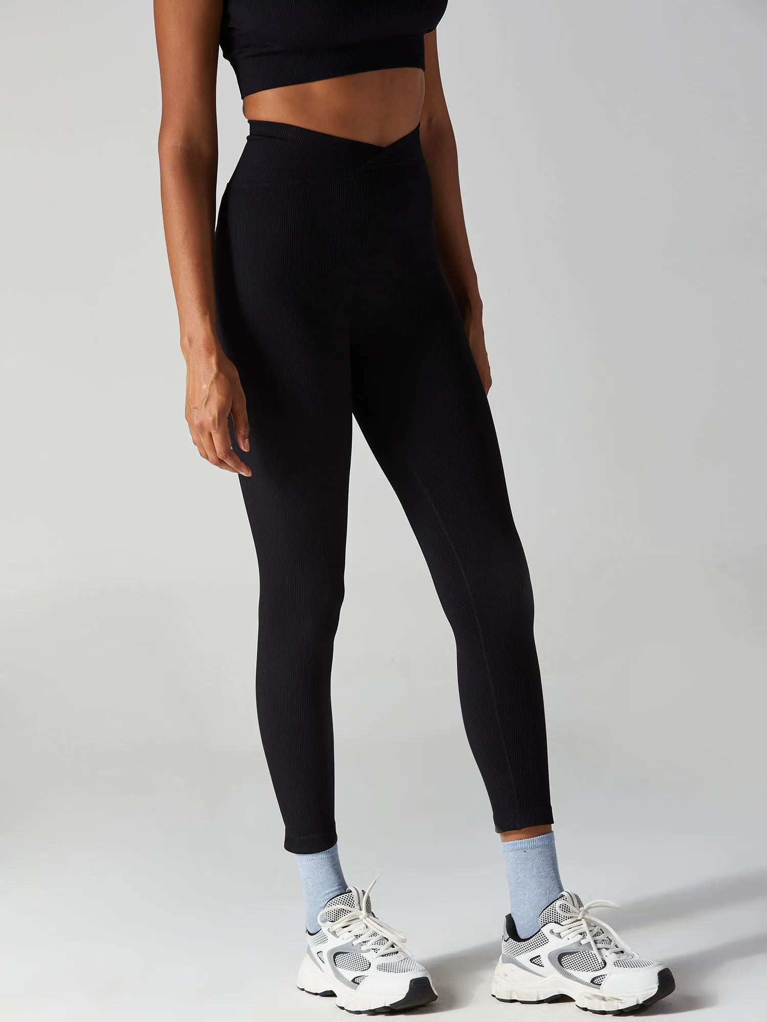 Black Aspire V-Waist Leggings