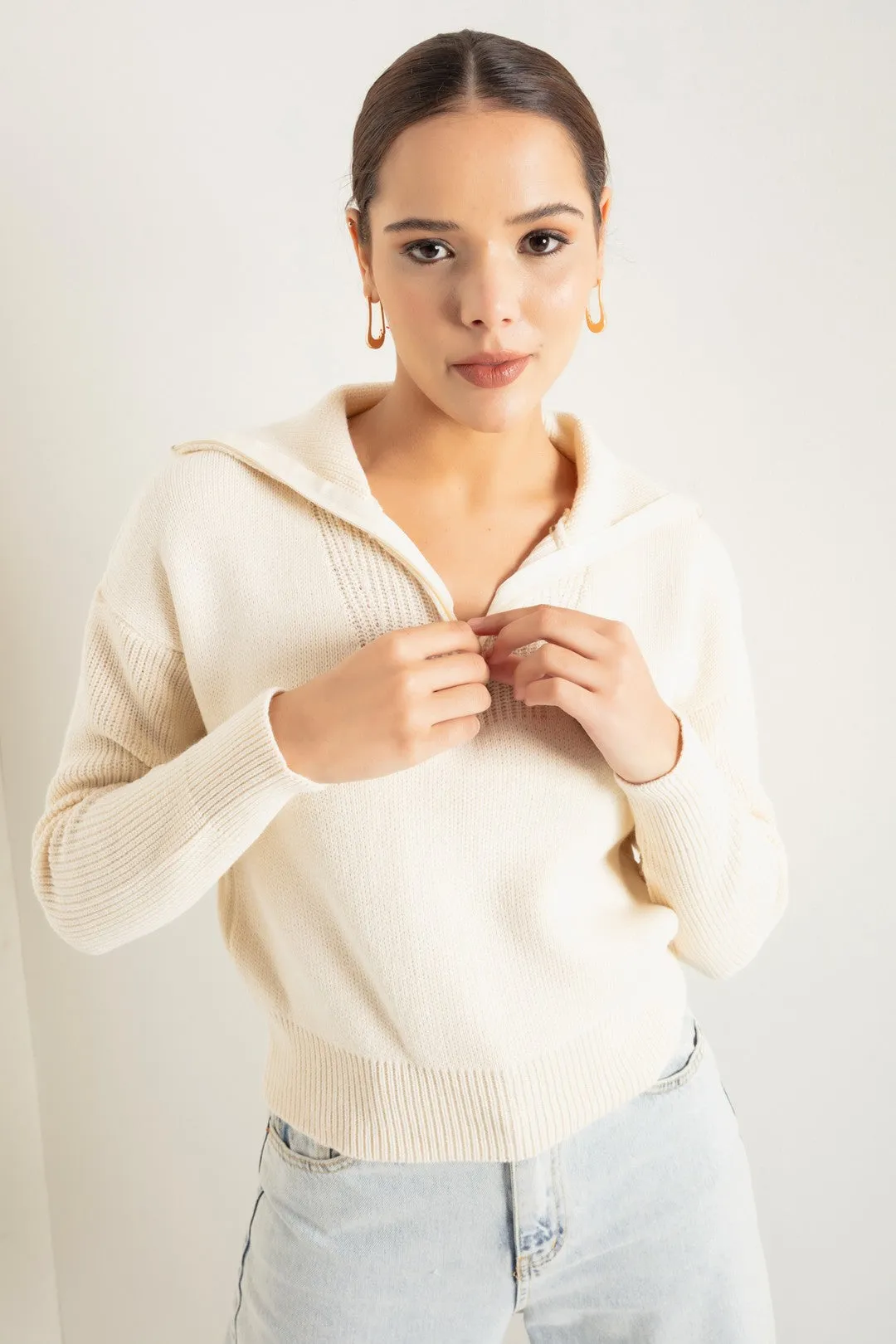 Female Collar Detailed Knitwear Sweater