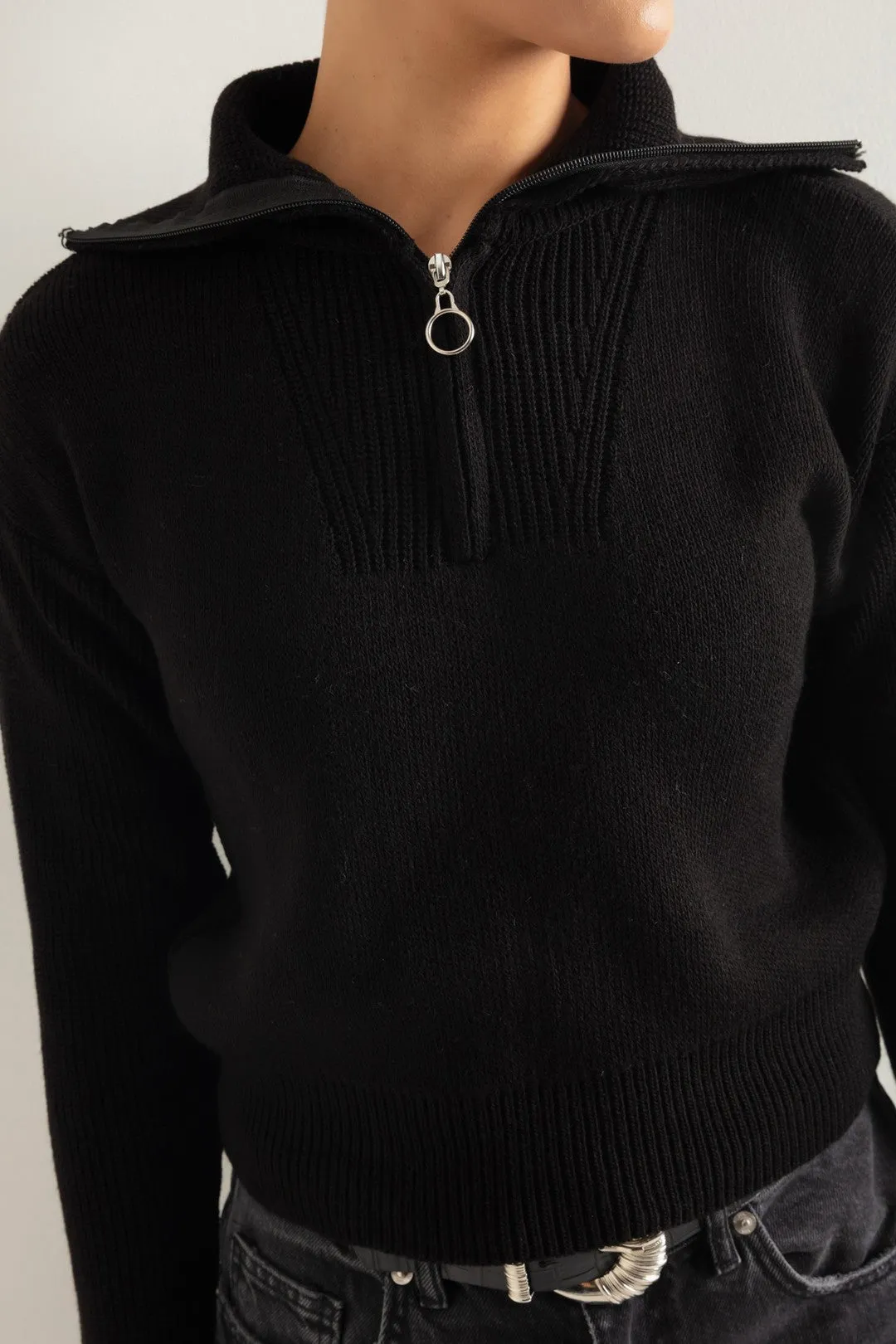 Female Collar Detailed Knitwear Sweater