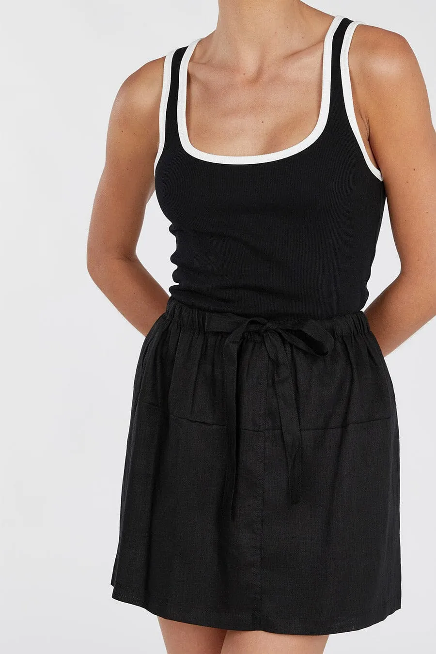 GINGER BLACK LINEN MINI SKIRT