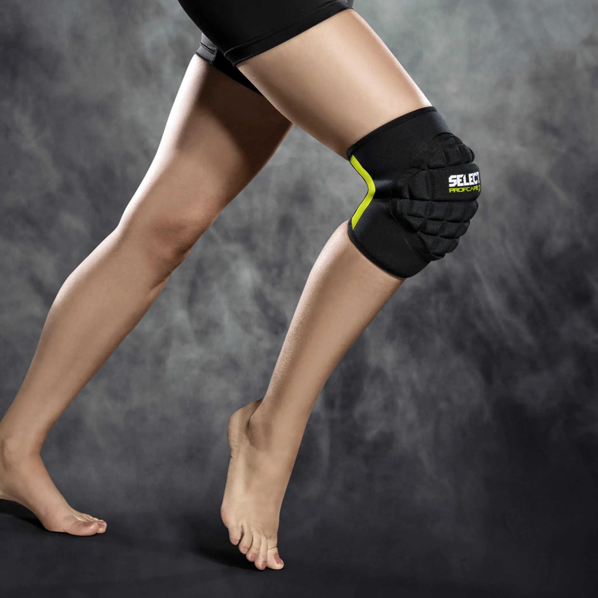 Knee support with pad for women