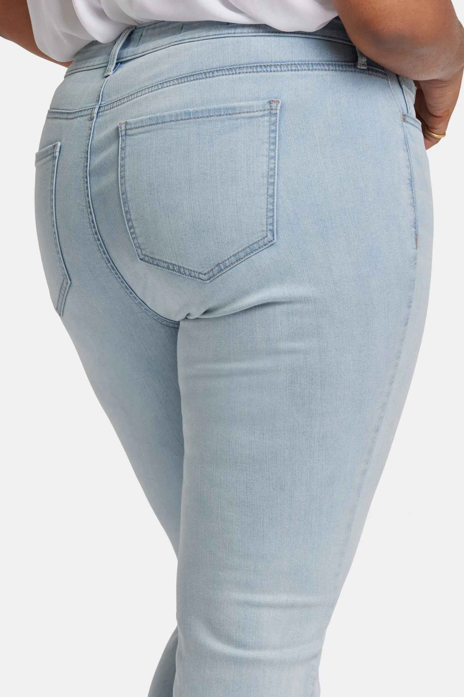 Marilyn Straight Ankle Jeans In Plus Size - Mykonos