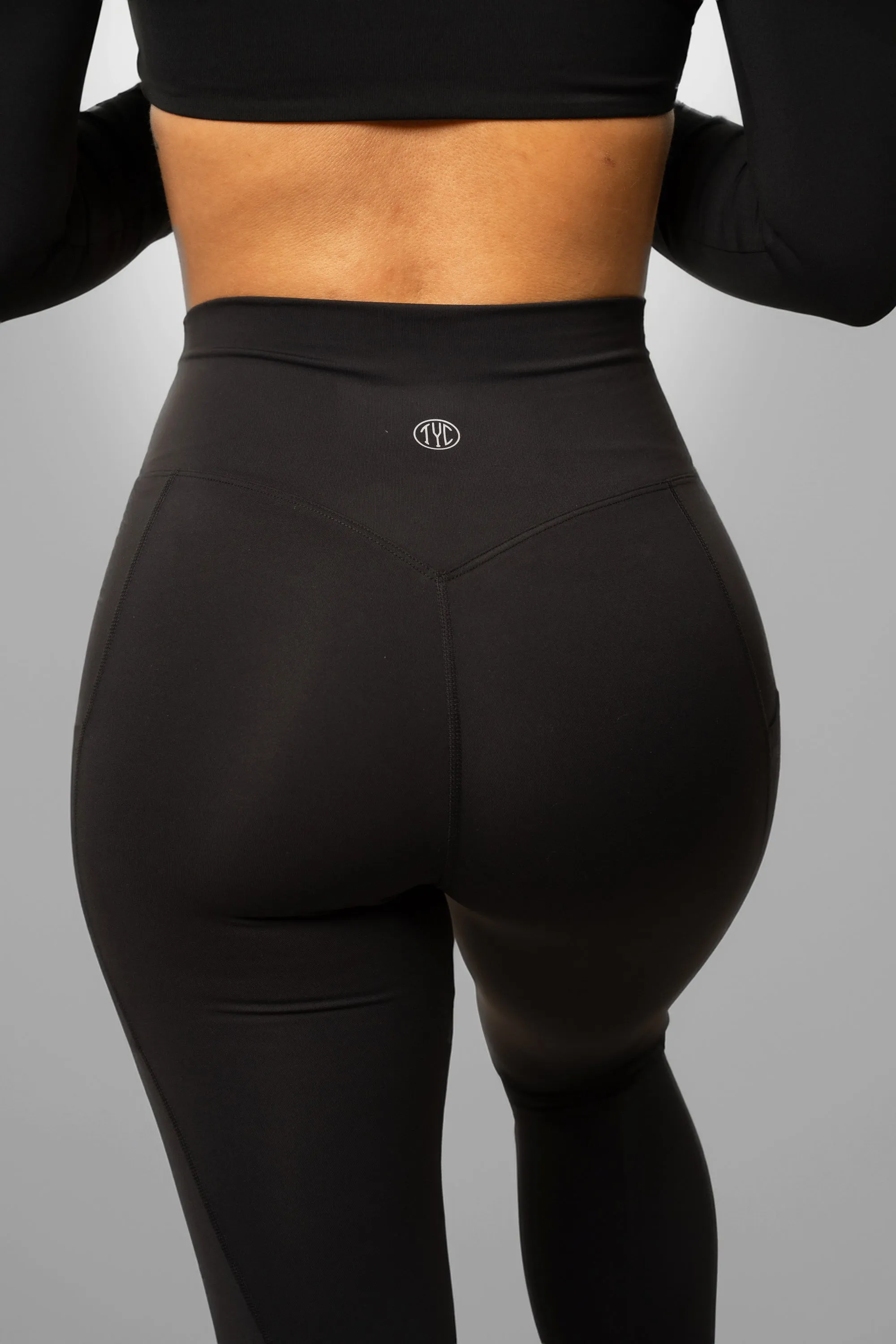 NEW Effortless Classic Pocket Leggings - Black