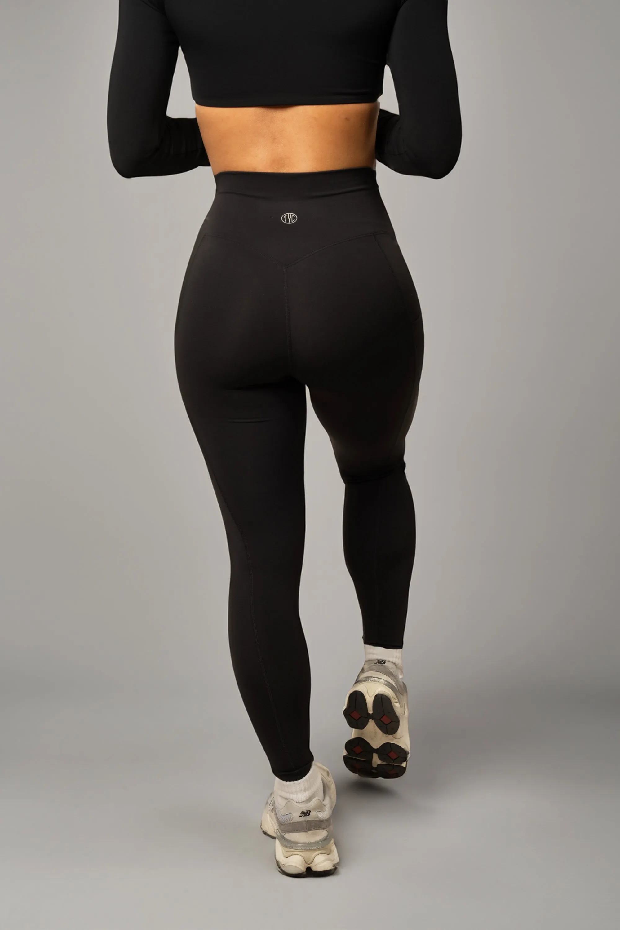 NEW Effortless Classic Pocket Leggings - Black